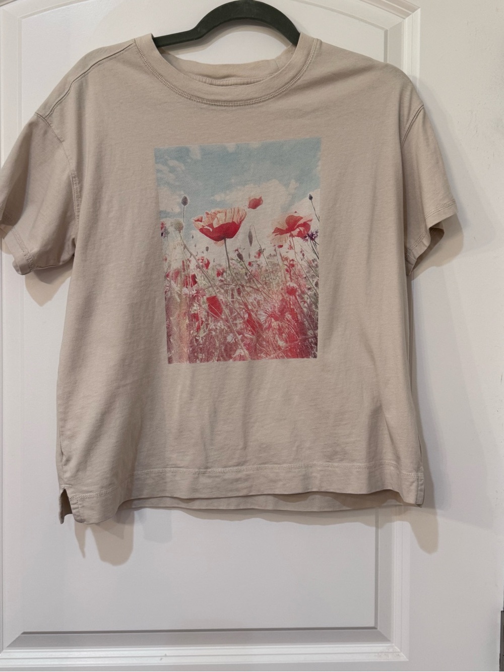 Old Navy Beige Tee with Red Floral Field Graphic